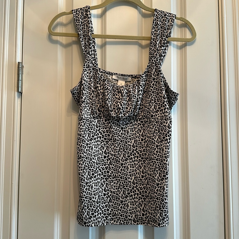 White House black market grey and black animal print shell/tank top!